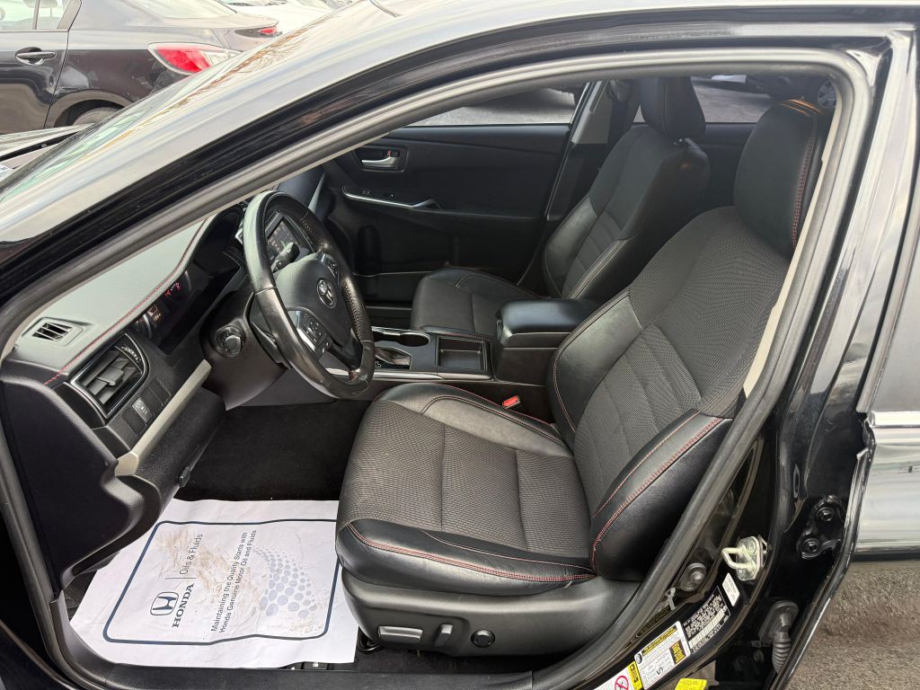 2017 Toyota Camry Image 11