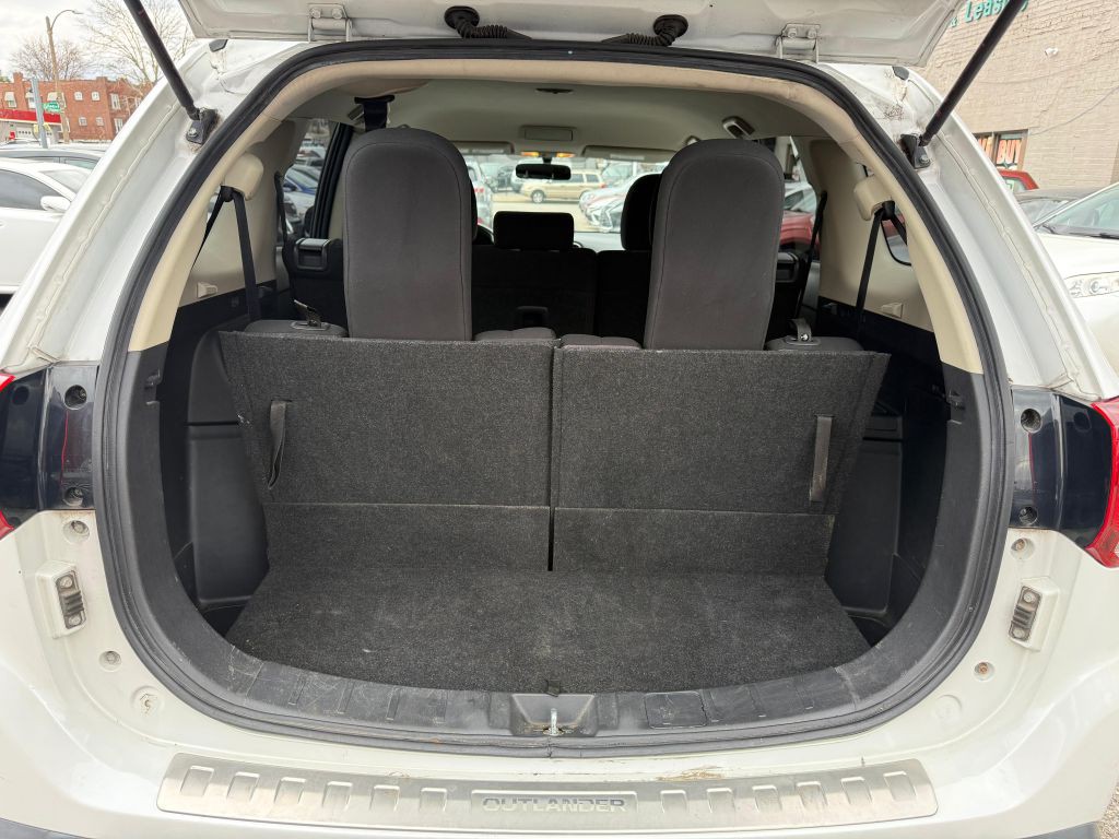 2016 Mitsubishi Outlander Image 9