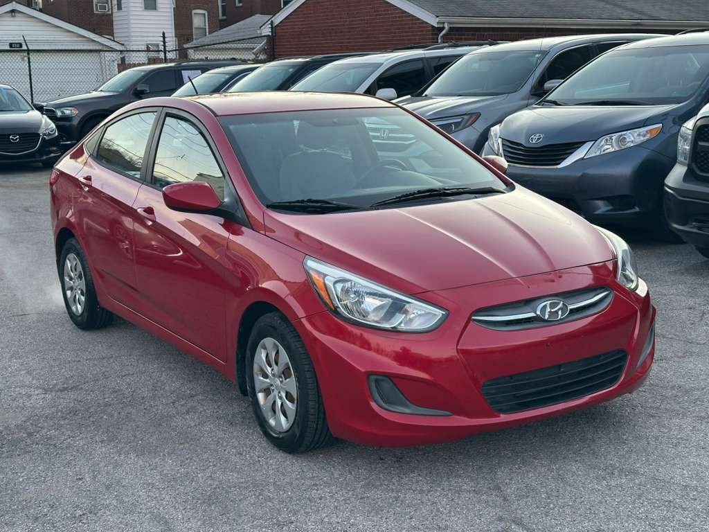 2015 Hyundai Accent Image 1