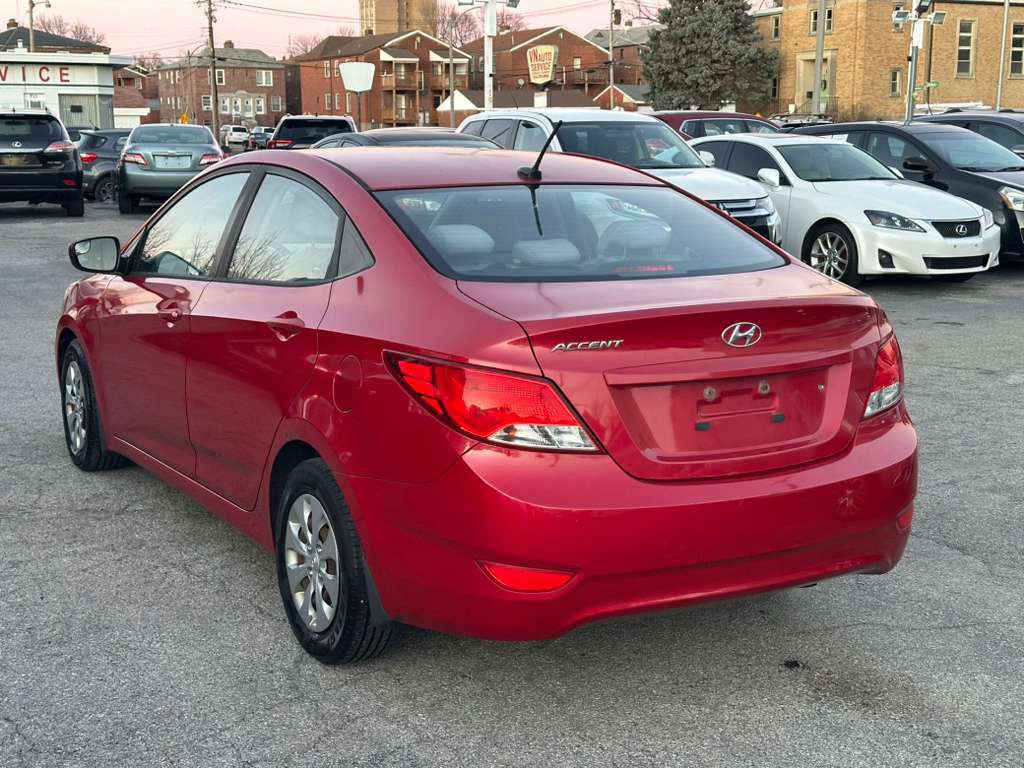2015 Hyundai Accent Image 8