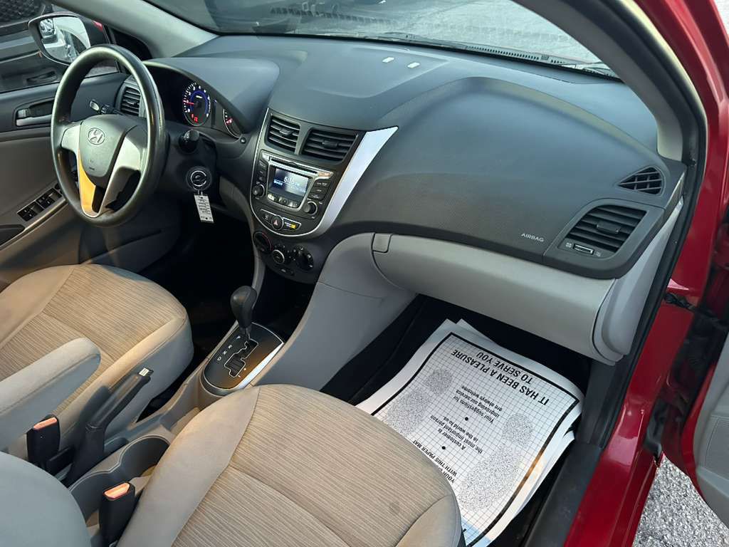 2015 Hyundai Accent Image 13