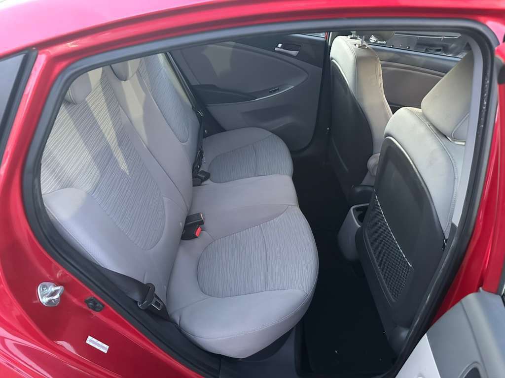 2015 Hyundai Accent Image 20