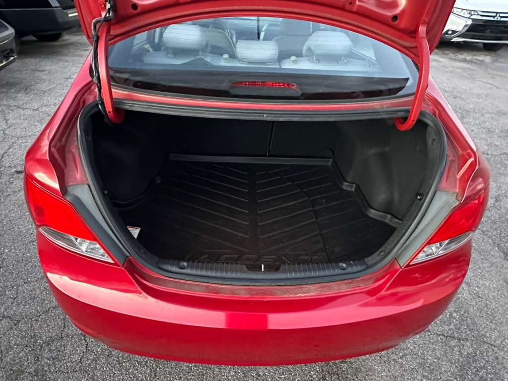 2015 Hyundai Accent Image 23