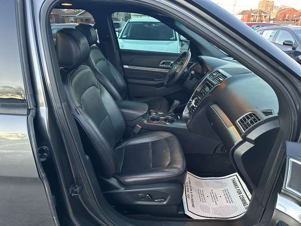 2016 Ford Explorer Image 12