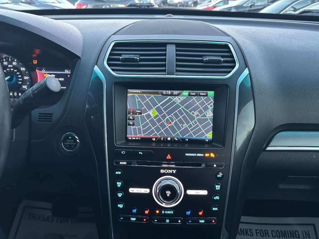 2016 Ford Explorer Image 16