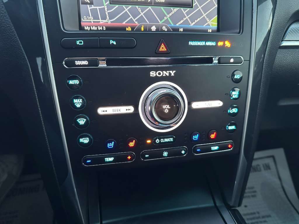 2016 Ford Explorer Image 18