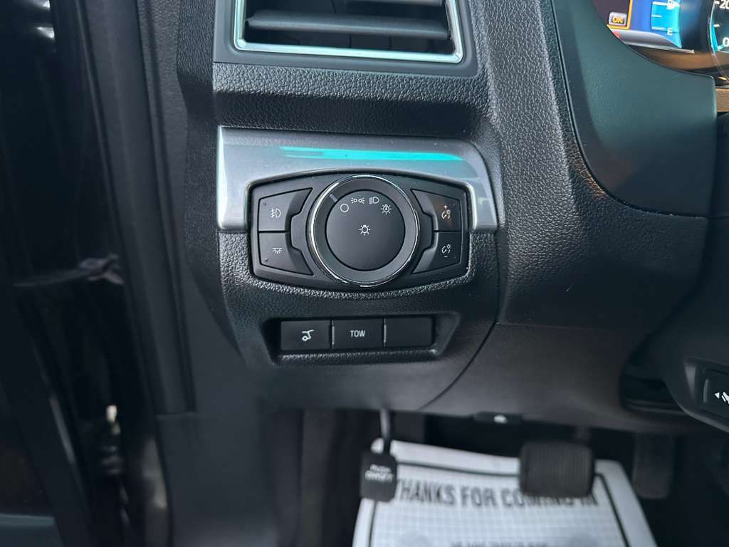 2016 Ford Explorer Image 21