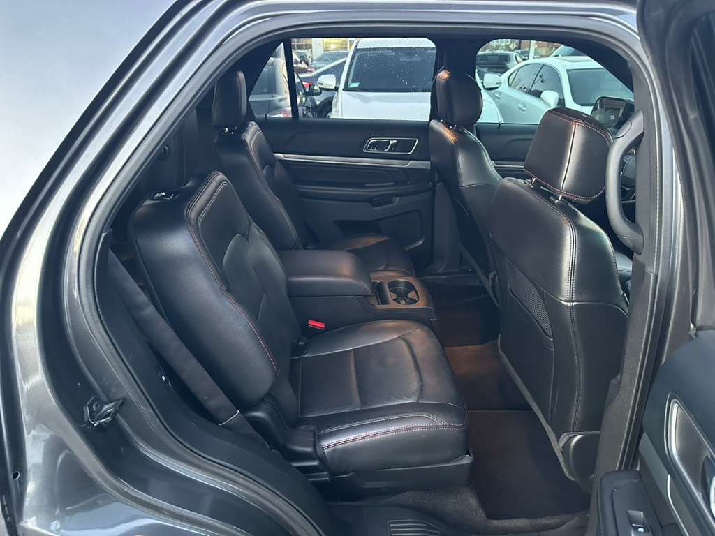 2016 Ford Explorer Image 22