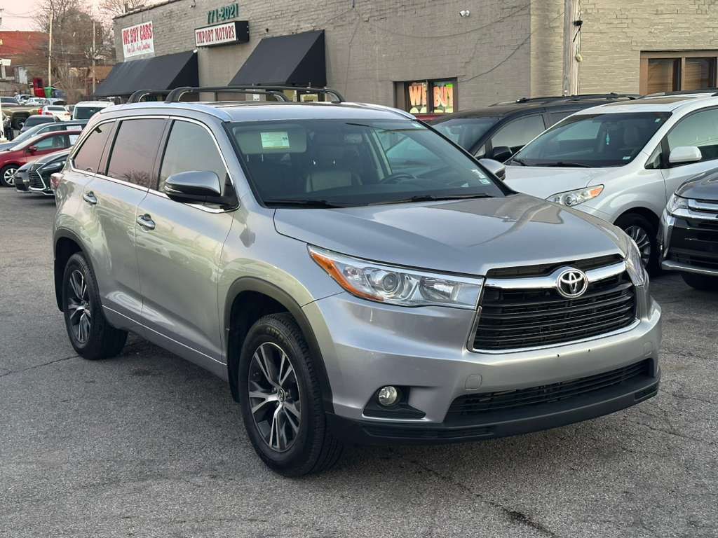 2016 Toyota Highlander Image 1