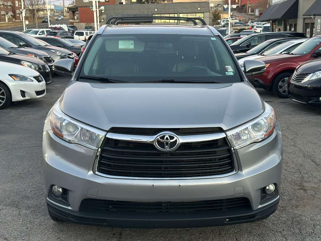 2016 Toyota Highlander Image 2