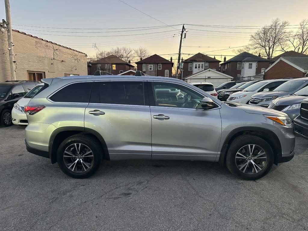 2016 Toyota Highlander Image 4