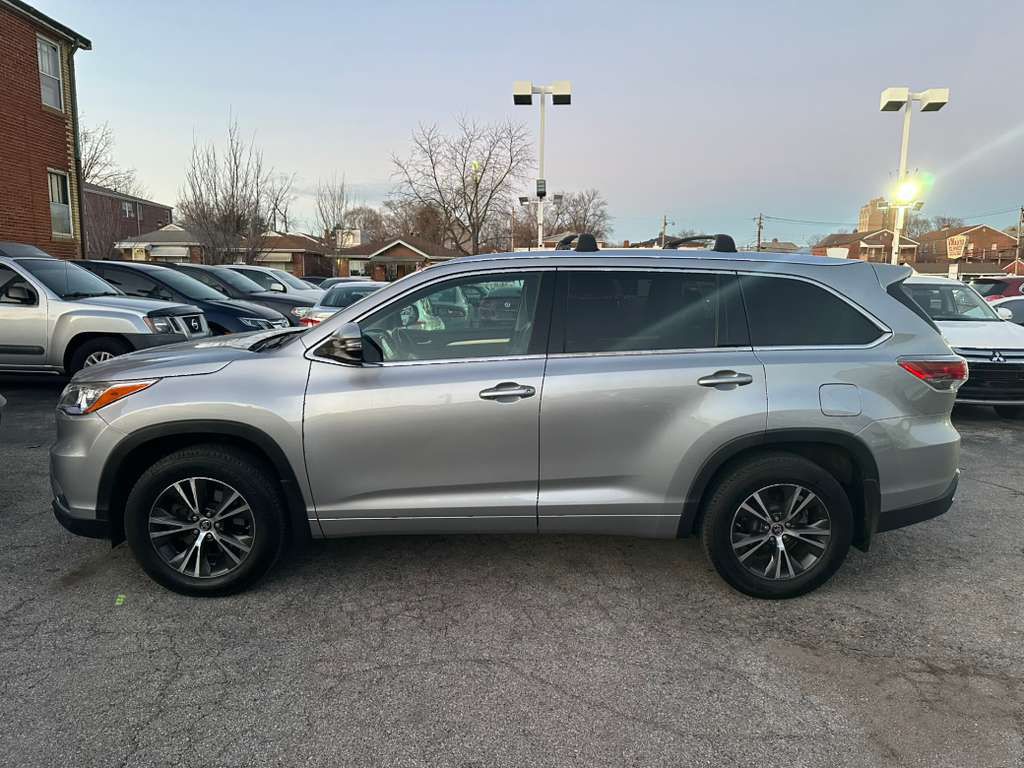 2016 Toyota Highlander Image 5
