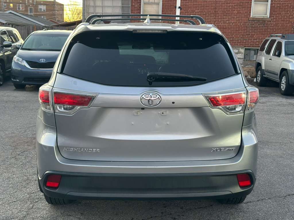 2016 Toyota Highlander Image 6