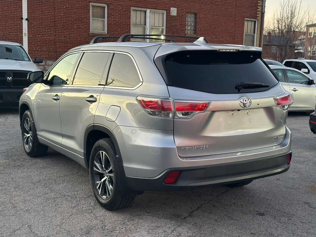 2016 Toyota Highlander Image 7