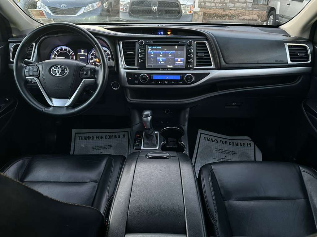 2016 Toyota Highlander Image 14