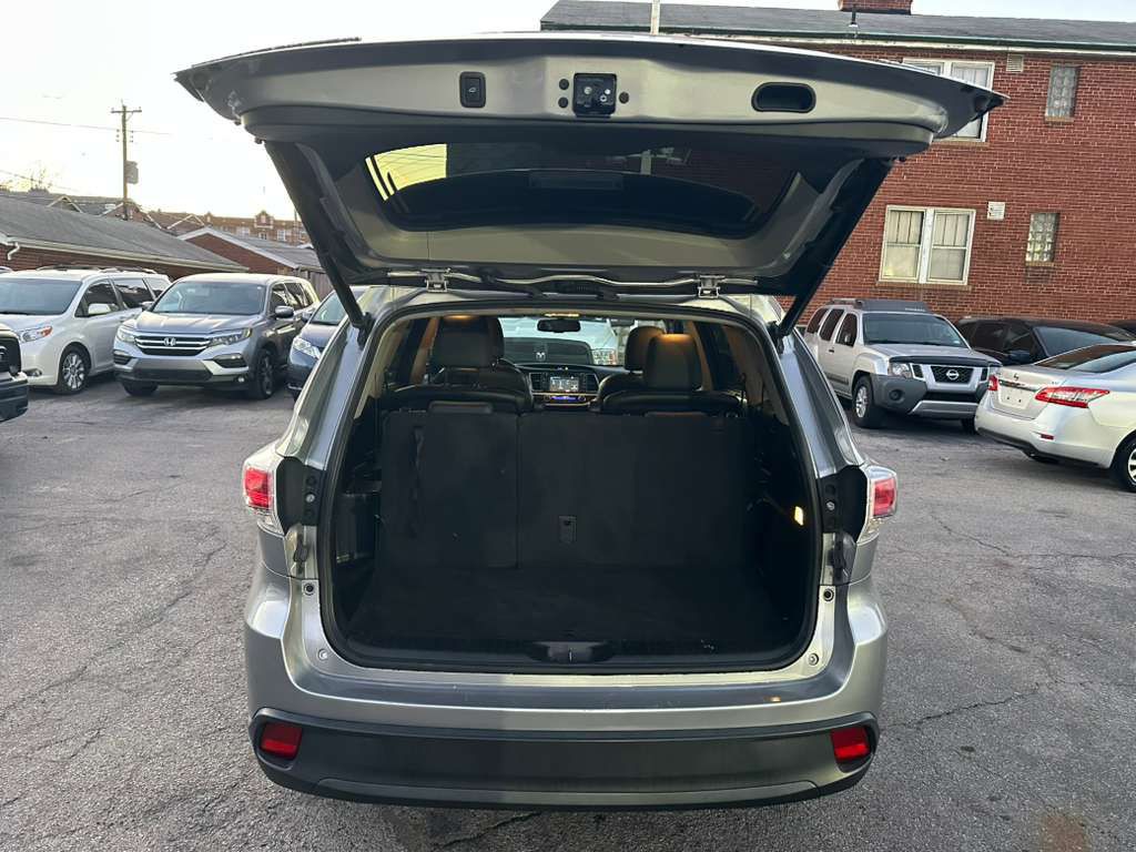 2016 Toyota Highlander Image 24