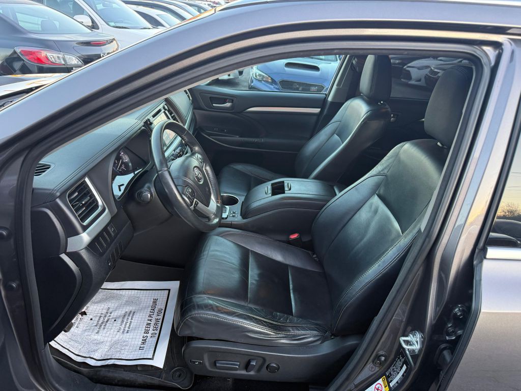 2014 Toyota Highlander Image 11