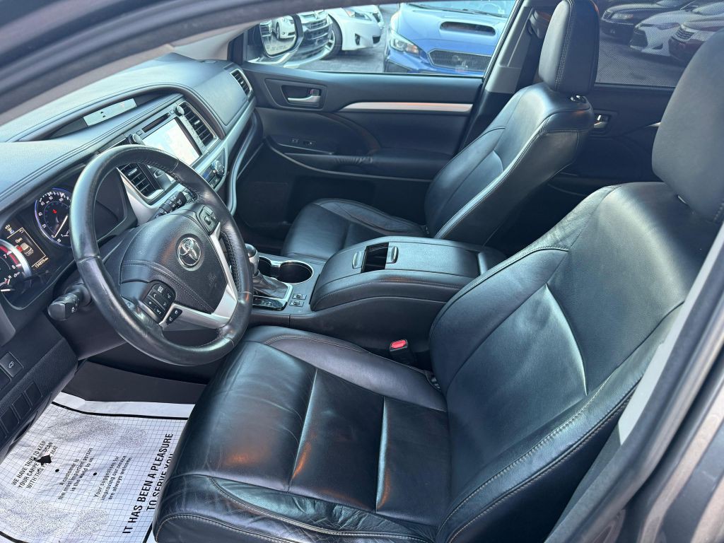 2014 Toyota Highlander Image 12