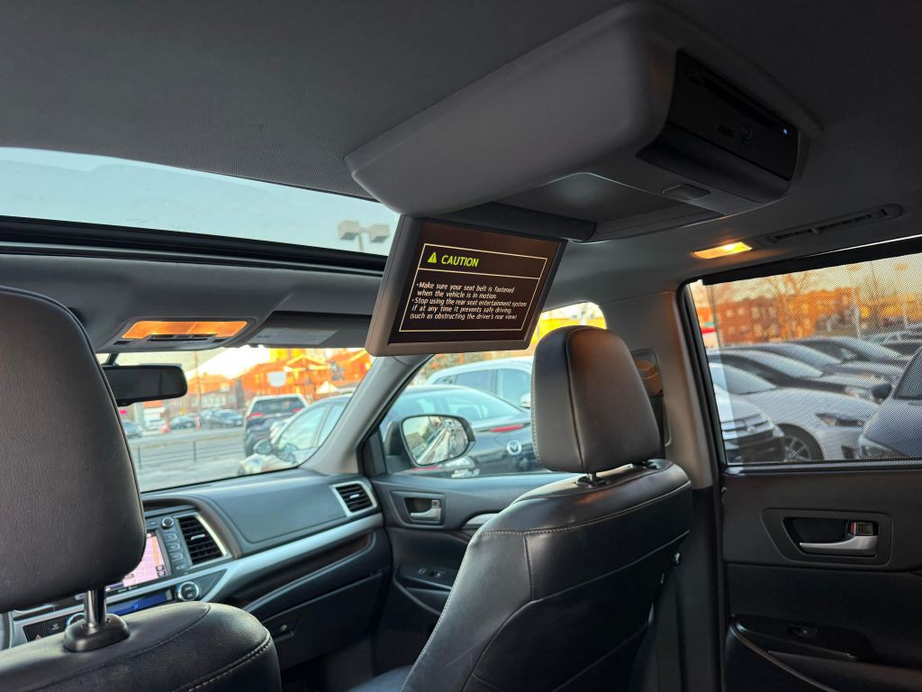 2014 Toyota Highlander Image 17
