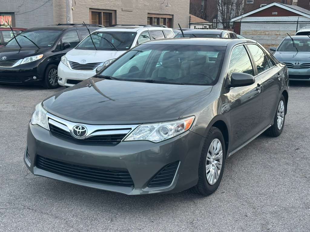 2014 Toyota Camry Image 3