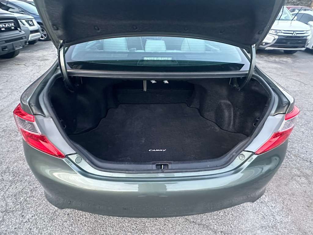 2014 Toyota Camry Image 8
