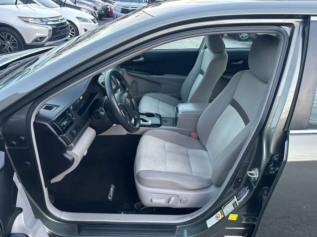 2014 Toyota Camry Image 11