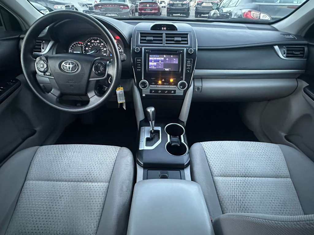 2014 Toyota Camry Image 16