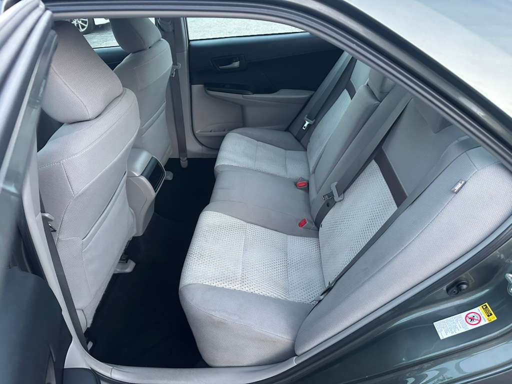 2014 Toyota Camry Image 21