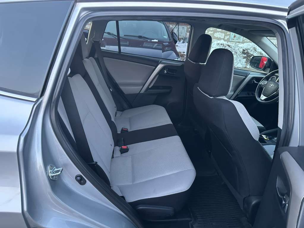 2018 Toyota Rav4 Image 21