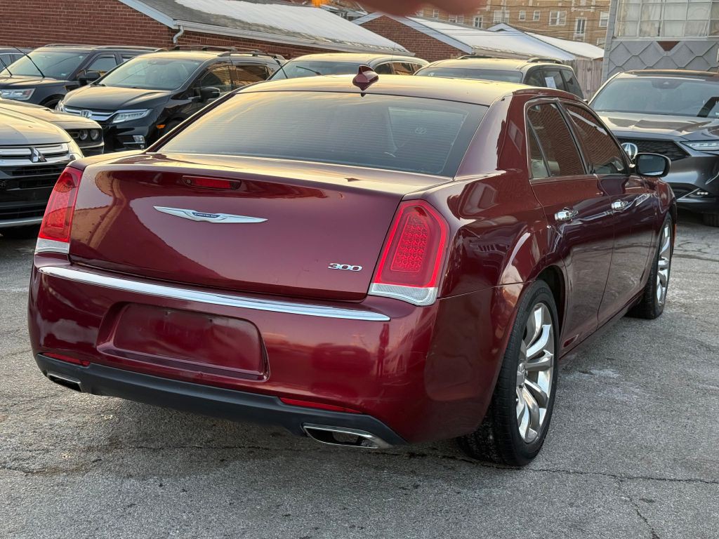2019 Chrysler 300 Image 4