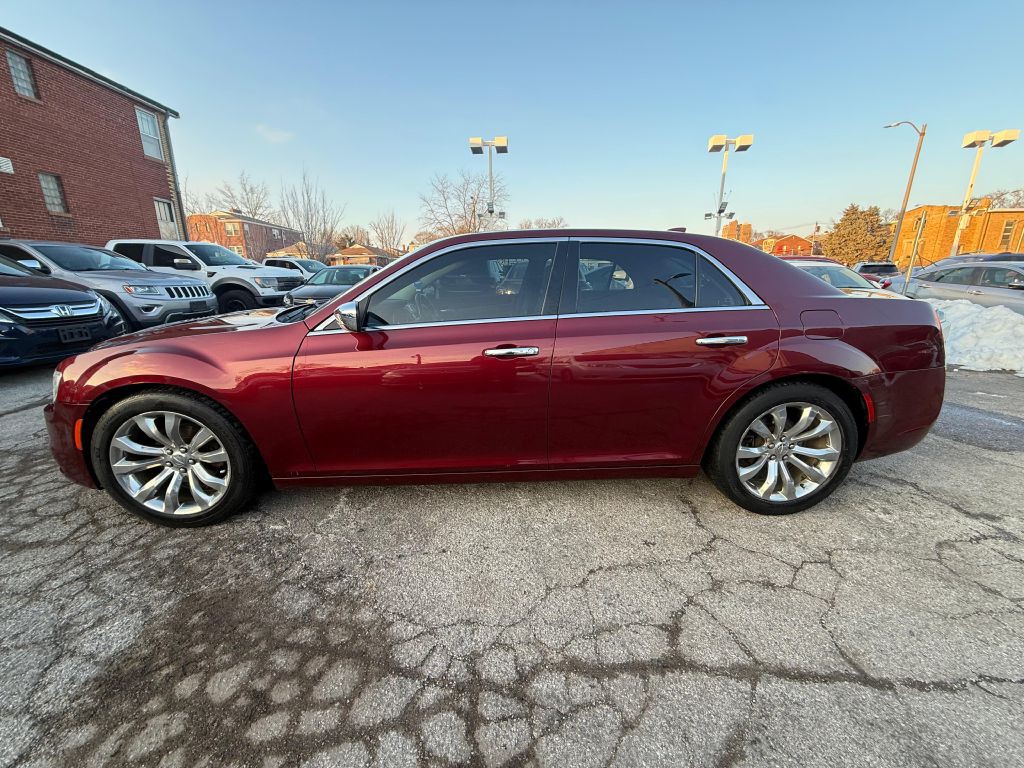 2019 Chrysler 300 Image 7