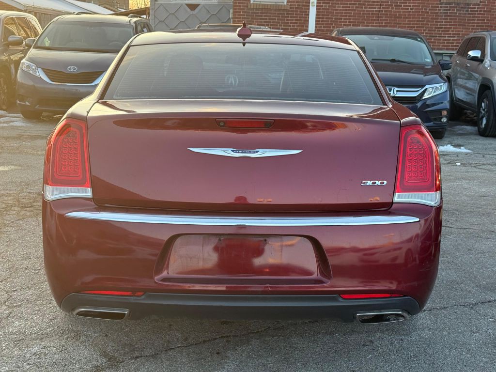 2019 Chrysler 300 Image 9