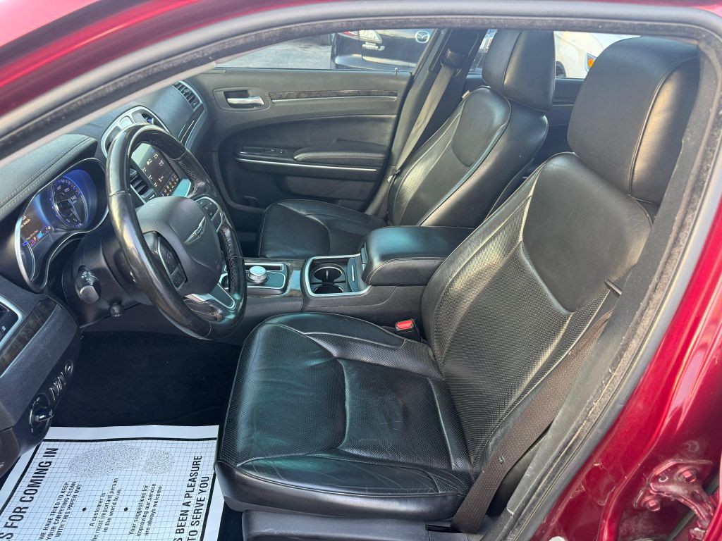 2019 Chrysler 300 Image 11