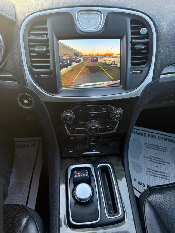 2019 Chrysler 300 Image 14
