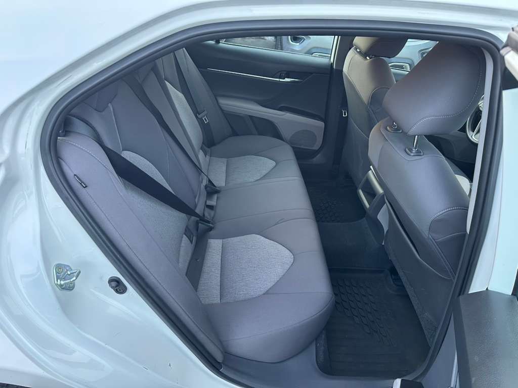 2021 Toyota Camry Image 21