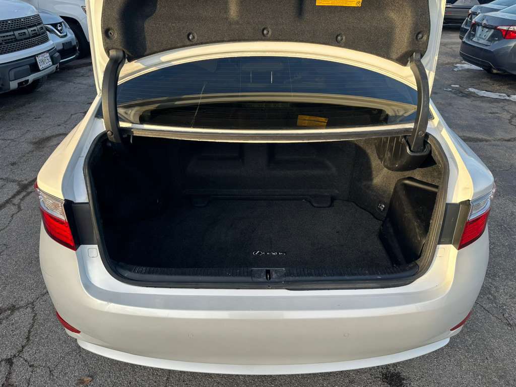 2013 Lexus ES Image 8