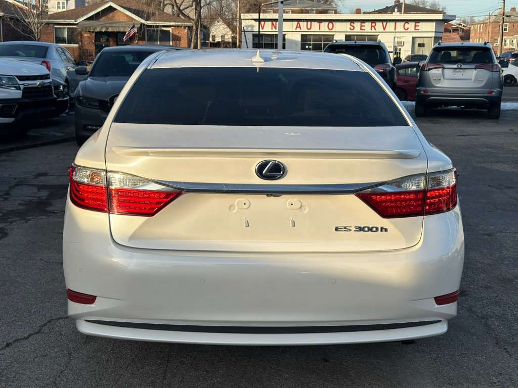 2013 Lexus ES Image 9