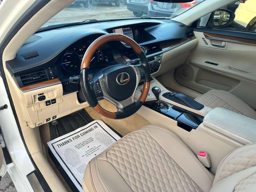 2013 Lexus ES Image 12