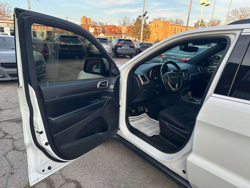 2017 Jeep Grand Cherokee Image 9