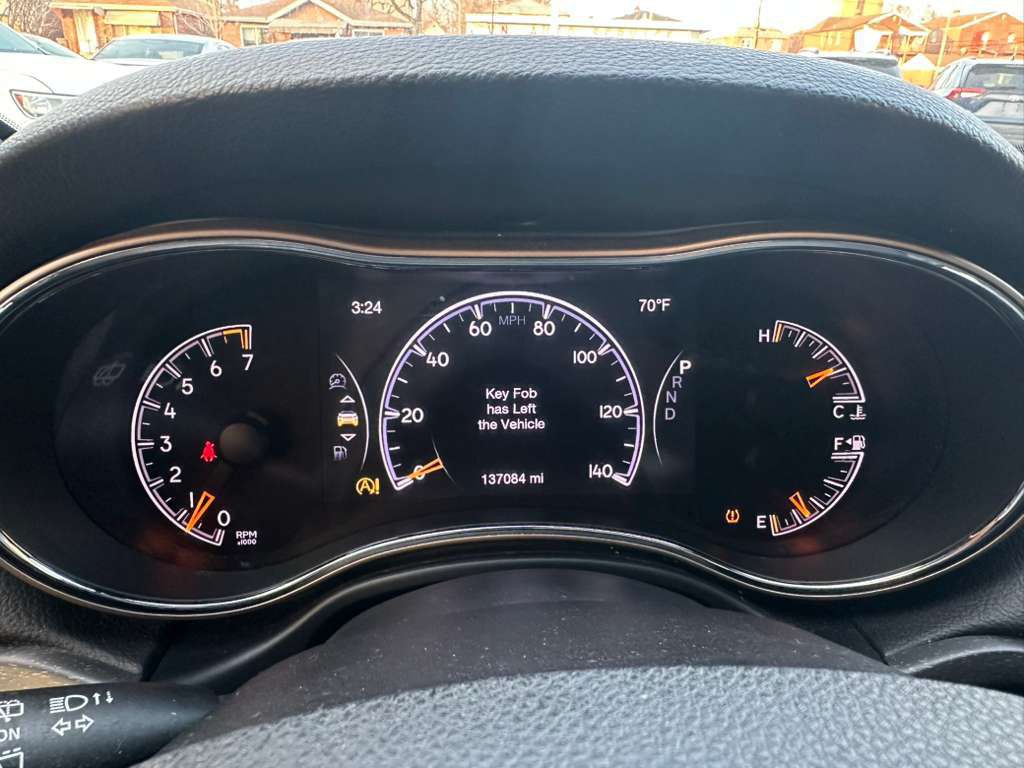 2017 Jeep Grand Cherokee Image 16