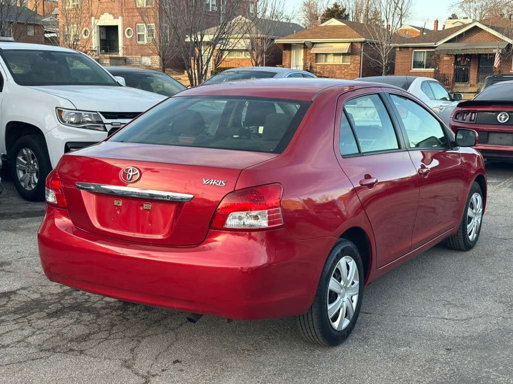 2012 Toyota Yaris Image 6