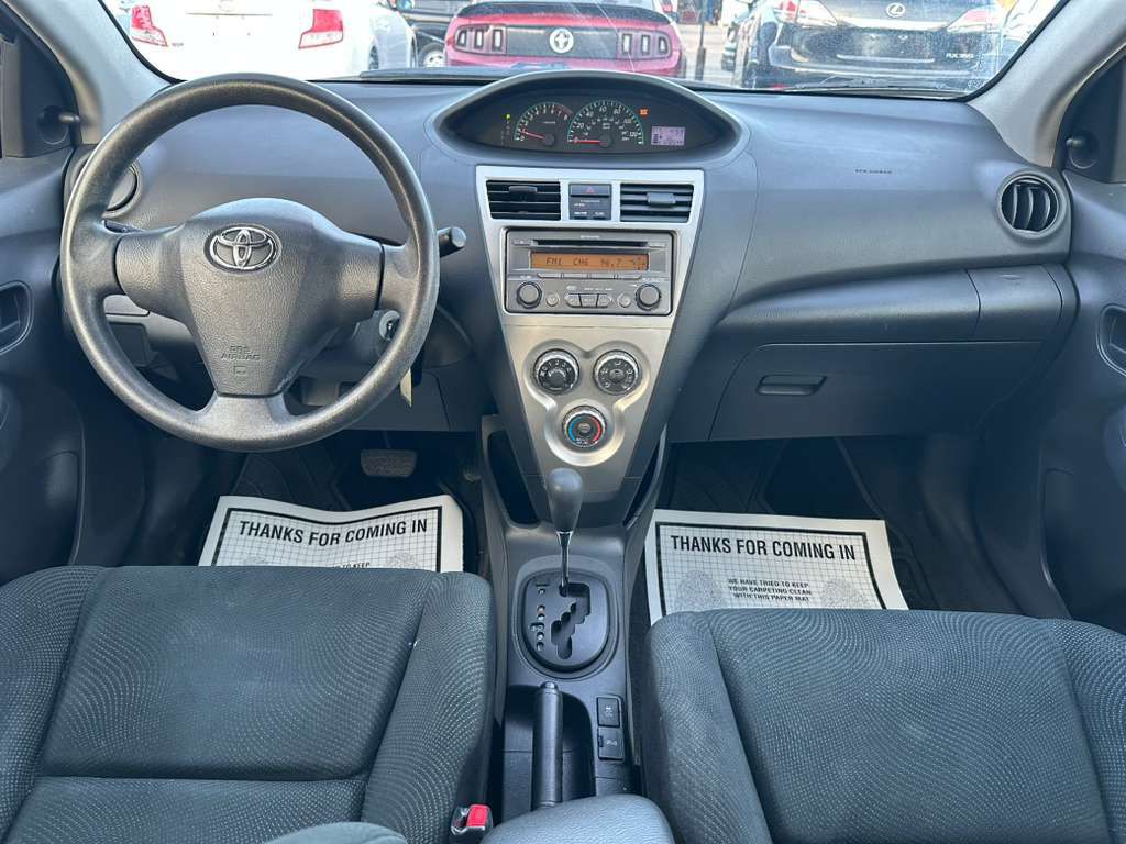 2012 Toyota Yaris Image 14