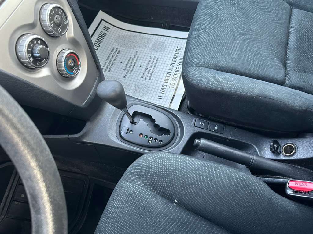 2012 Toyota Yaris Image 17