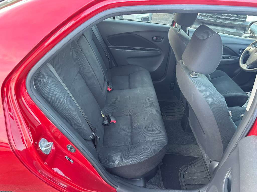 2012 Toyota Yaris Image 18