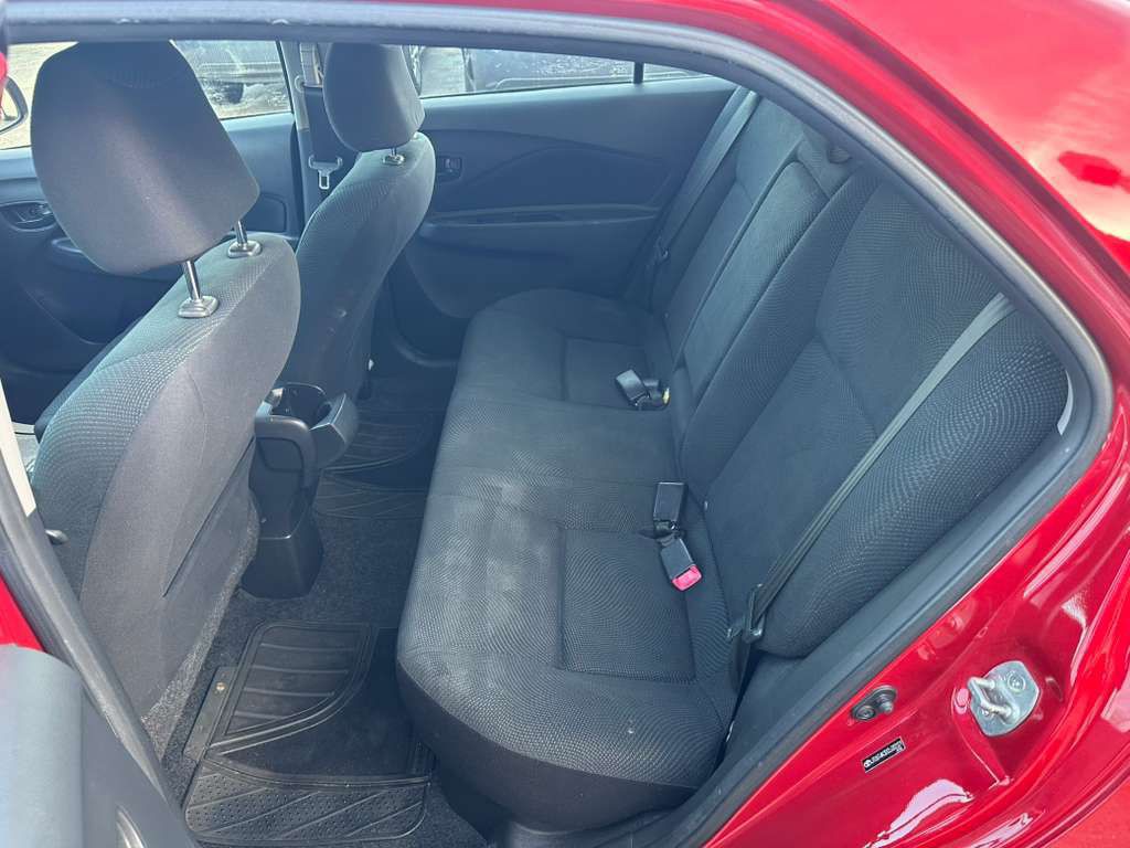 2012 Toyota Yaris Image 19