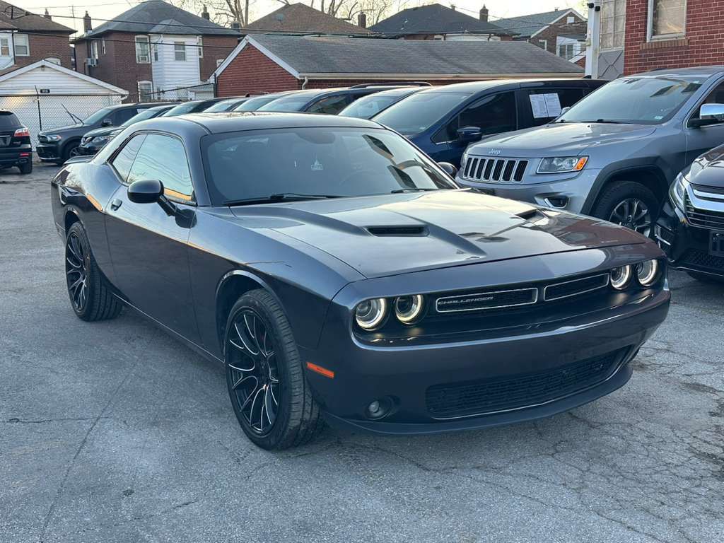 2021 Dodge Challenger Image 1