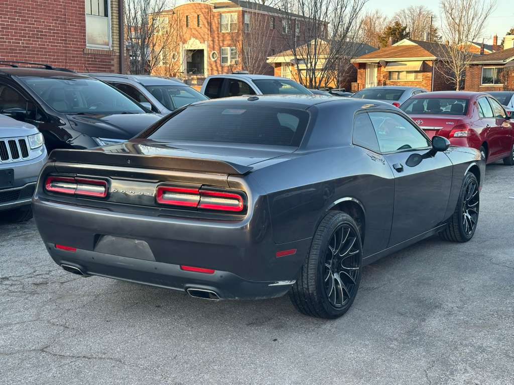2021 Dodge Challenger Image 6