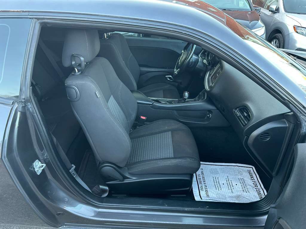 2021 Dodge Challenger Image 12