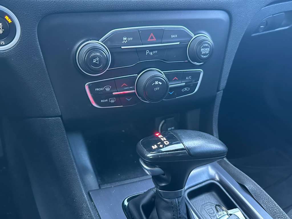 2016 Dodge Charger Image 18