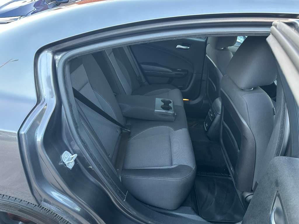 2016 Dodge Charger Image 19